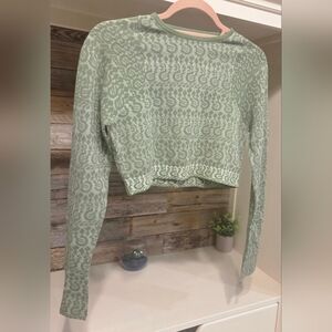 Aleeza Elegant Olive Patterned Thin Sweater- Cropped